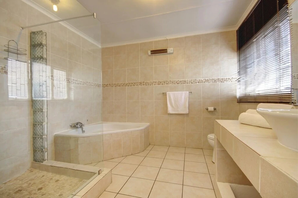 Lenox Lodge Guesthouse