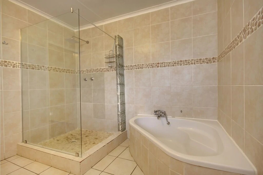 Lenox Lodge Guesthouse