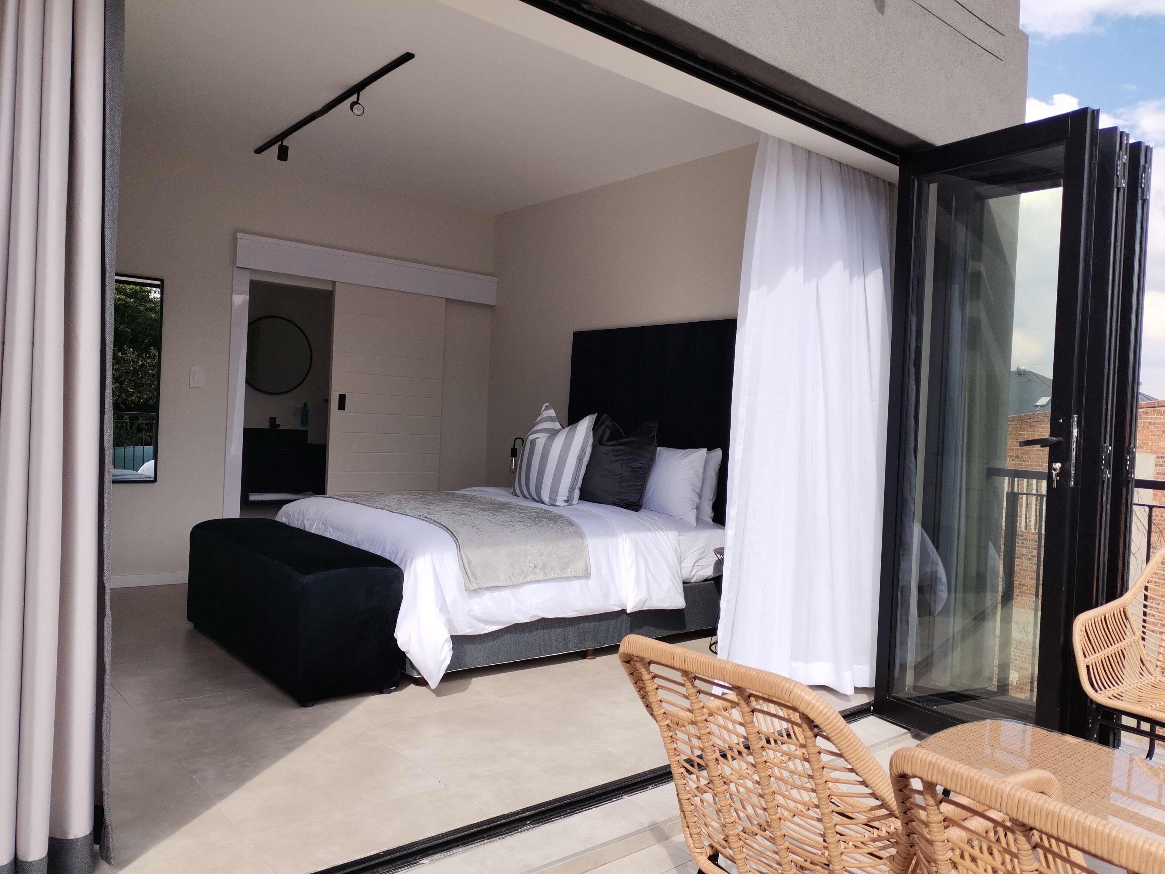 MINT Apartments Greenside