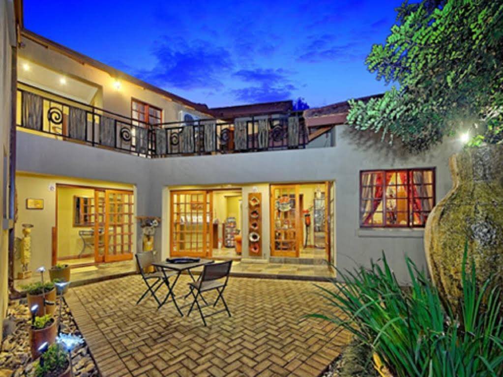 Amakoekoe Guest Lodge