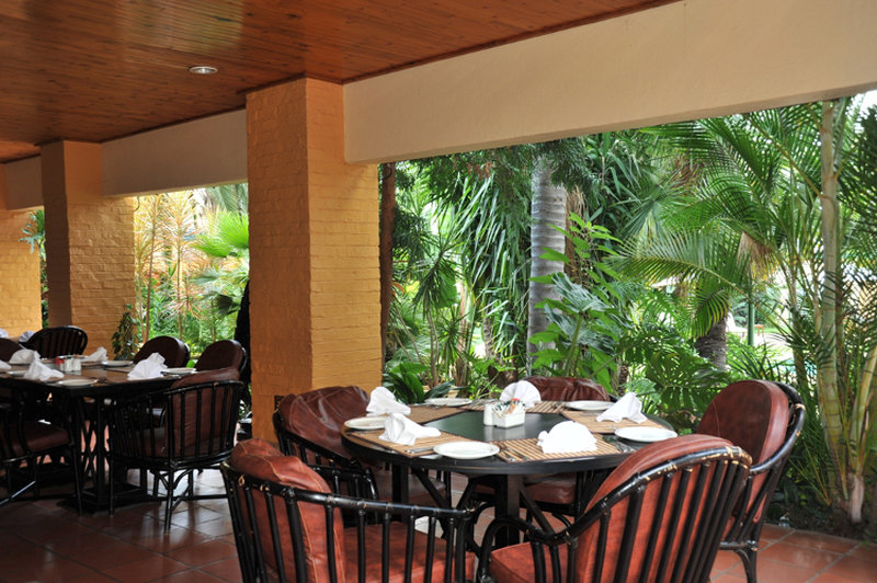Safari Lodge, Hotel & Convention Centre