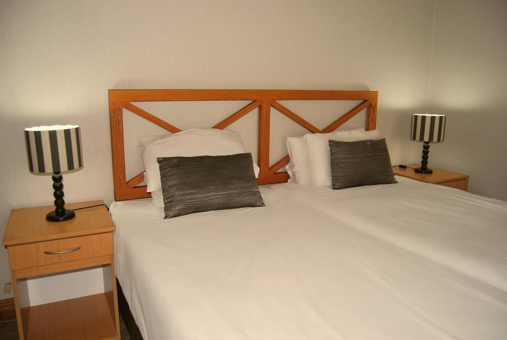 Safari Lodge, Hotel & Convention Centre
