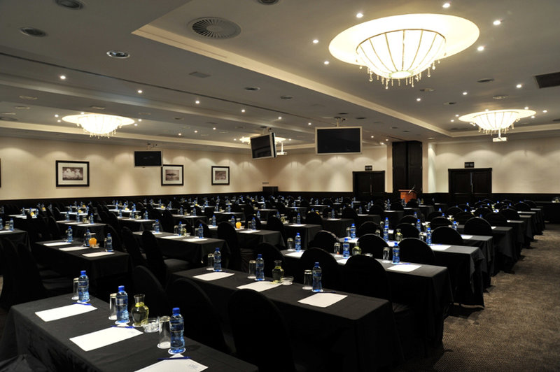 Safari Lodge, Hotel & Convention Centre
