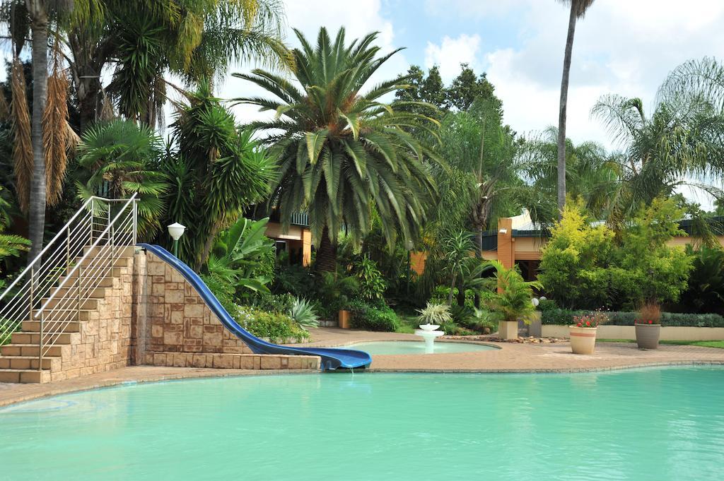 Safari Lodge, Hotel & Convention Centre
