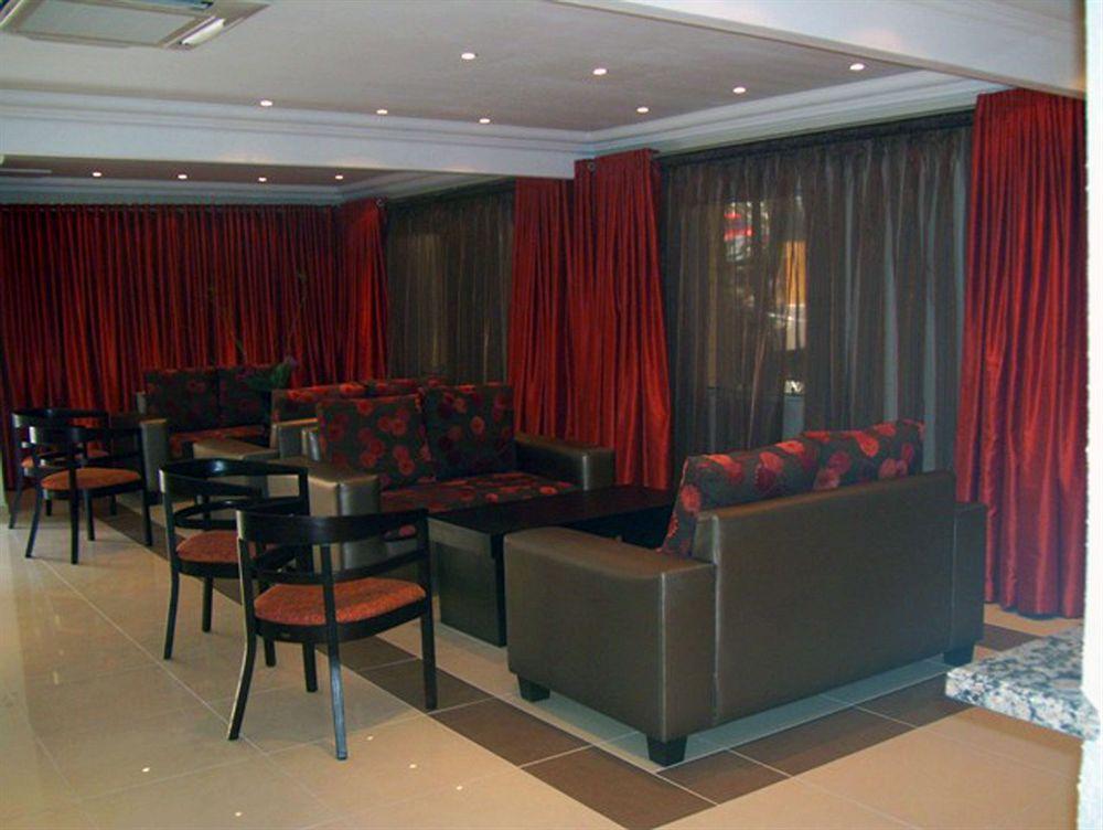 Safari Lodge, Hotel & Convention Centre