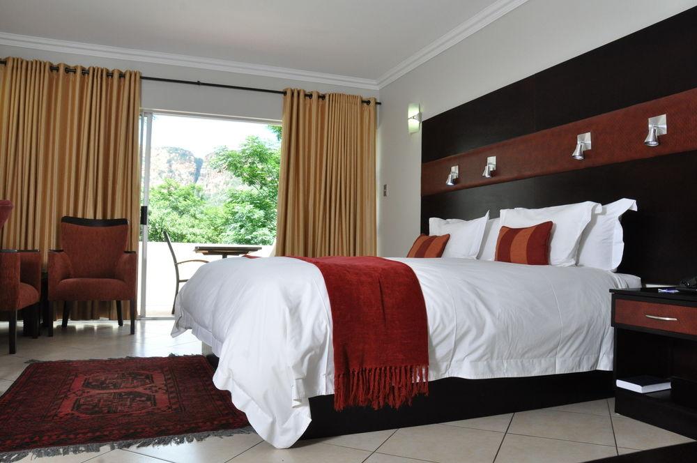 Safari Lodge, Hotel & Convention Centre