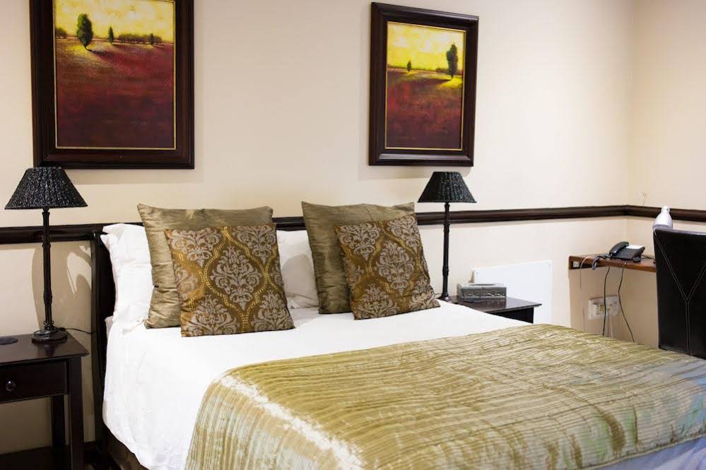 Sandton Lodge Inanda Guest House