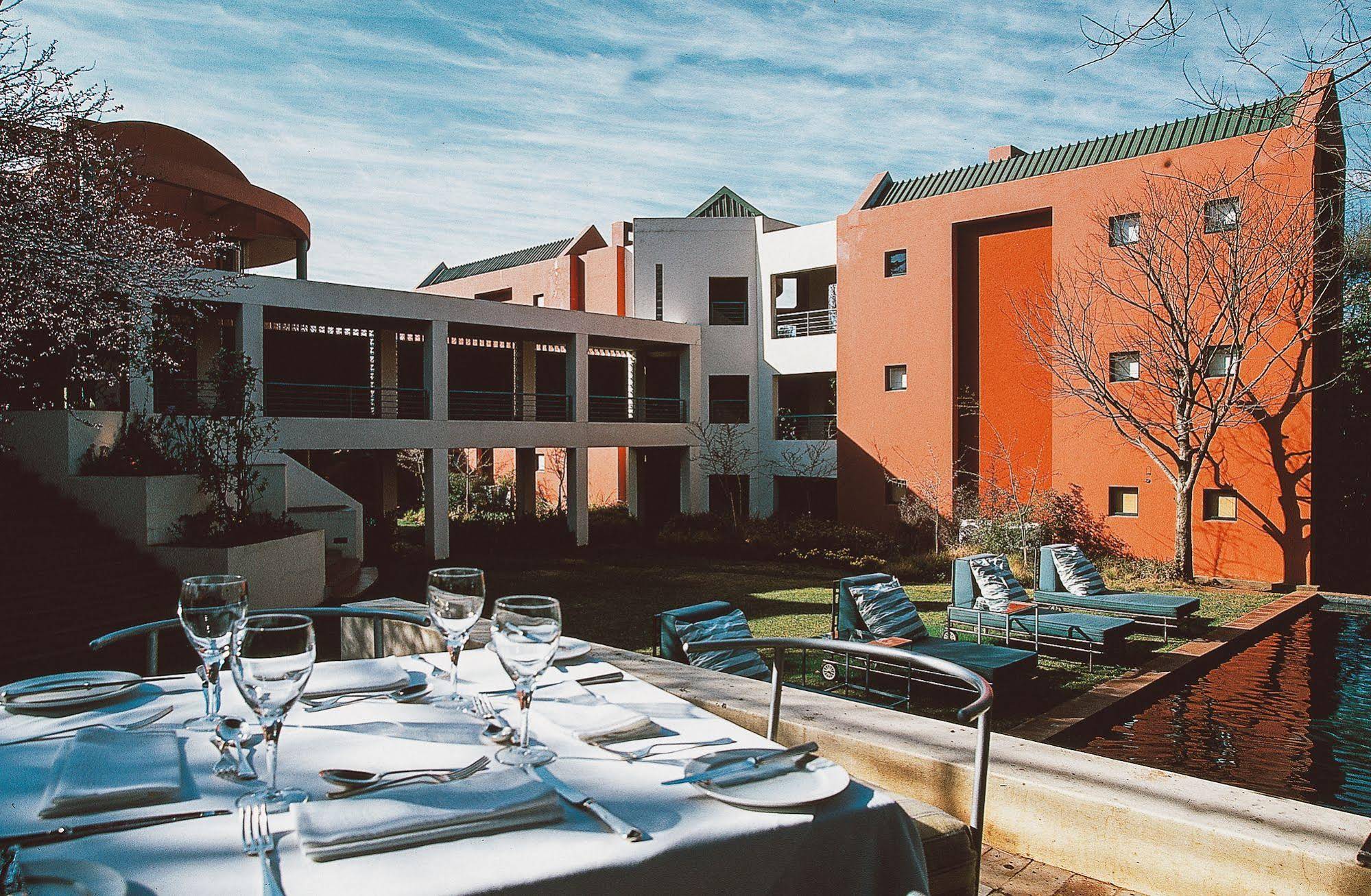 Ten Bompas Hotel