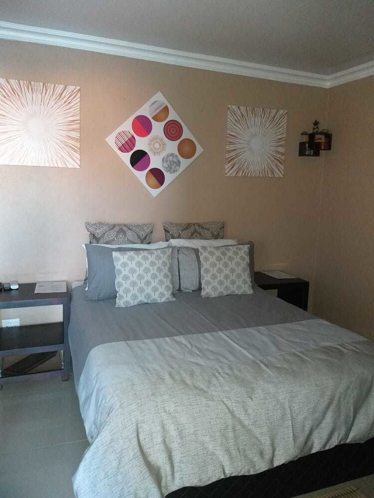 Hulela Guest House