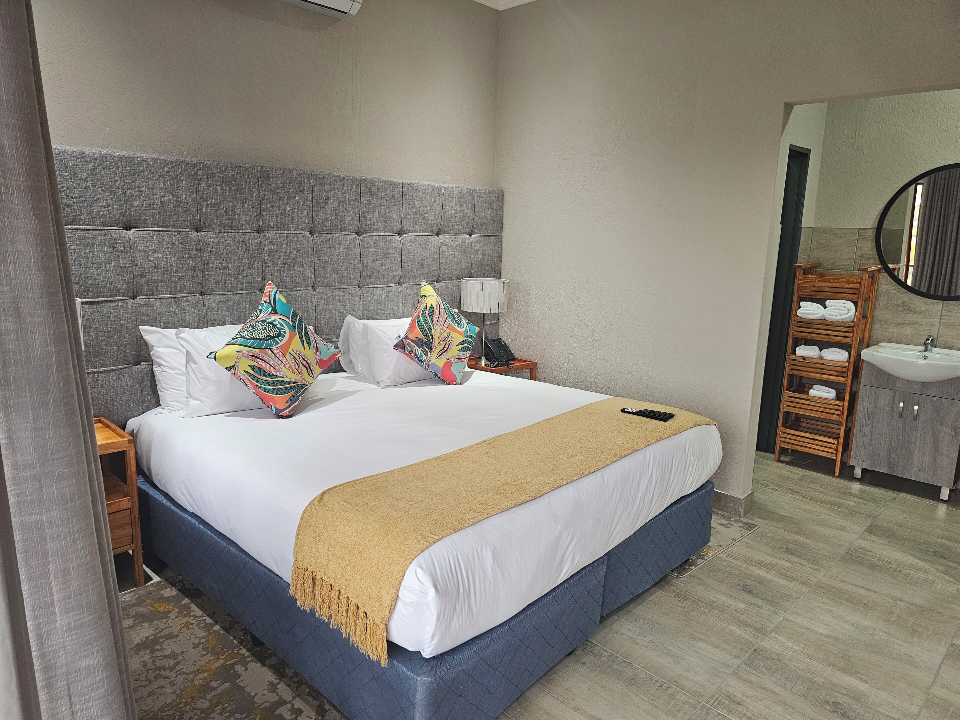 Tembo Guest Lodge