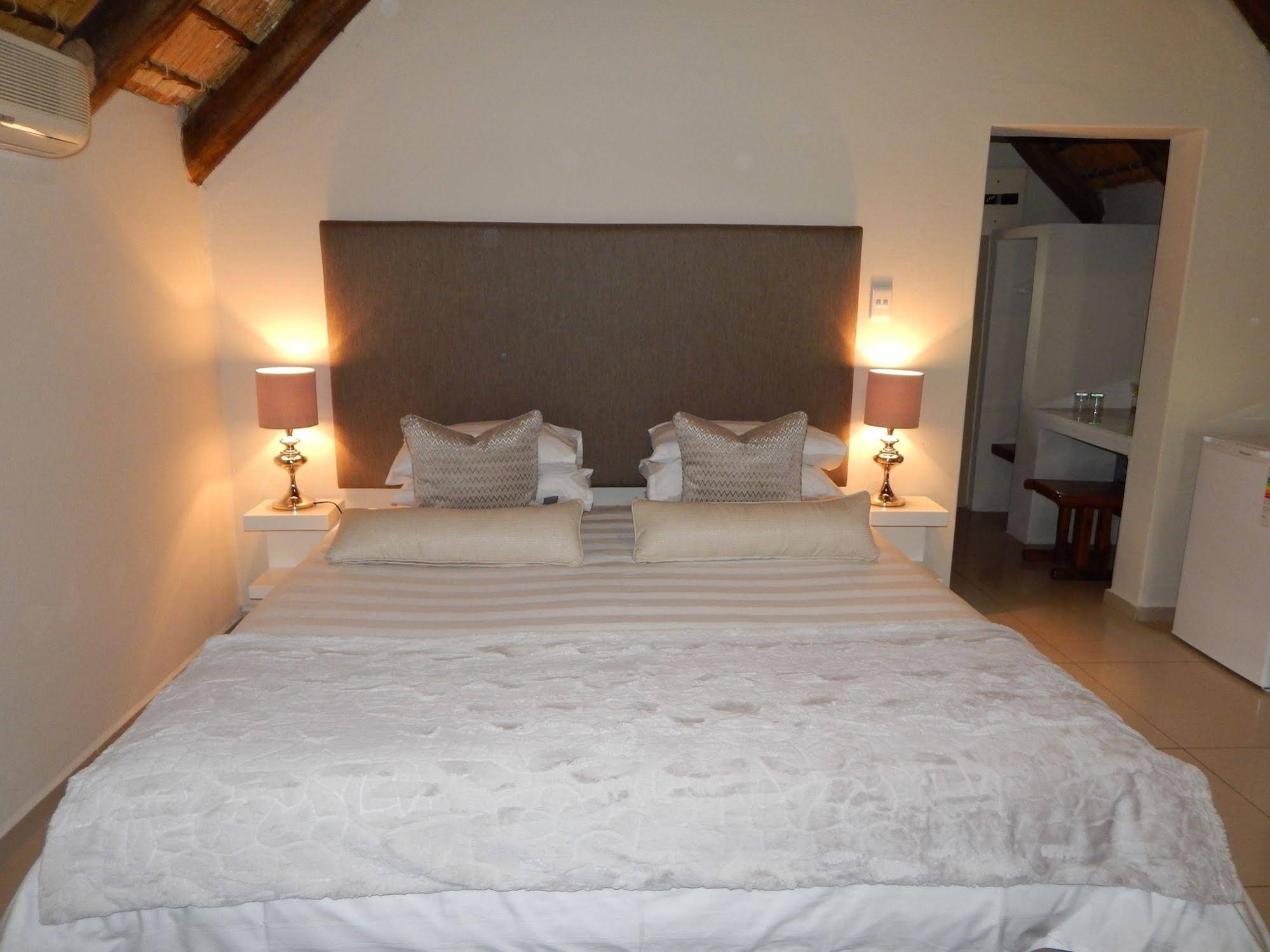 Bonamanzi Game Park Lalapanzi Camp