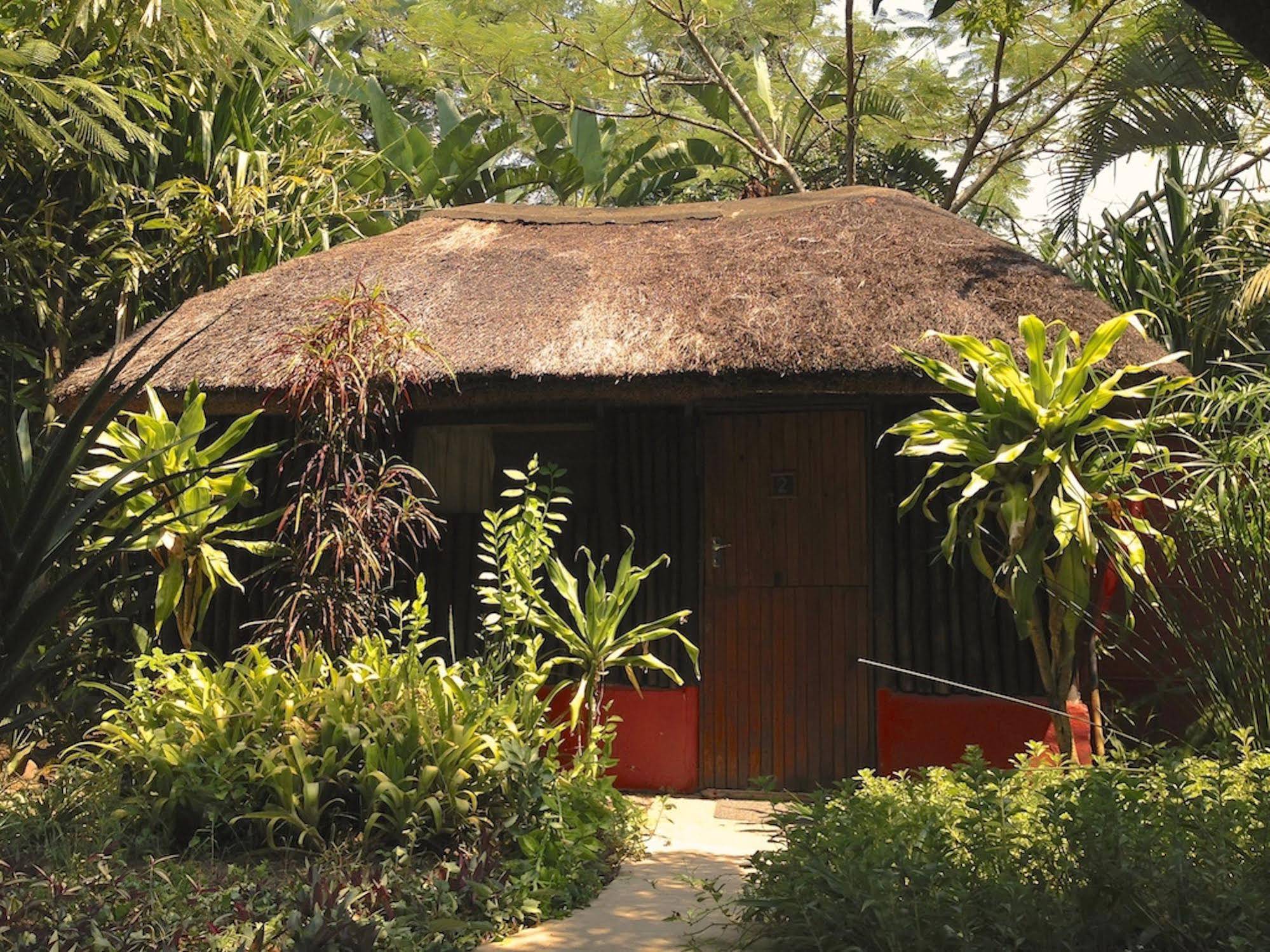 We Bushcamp And Horse Safaris