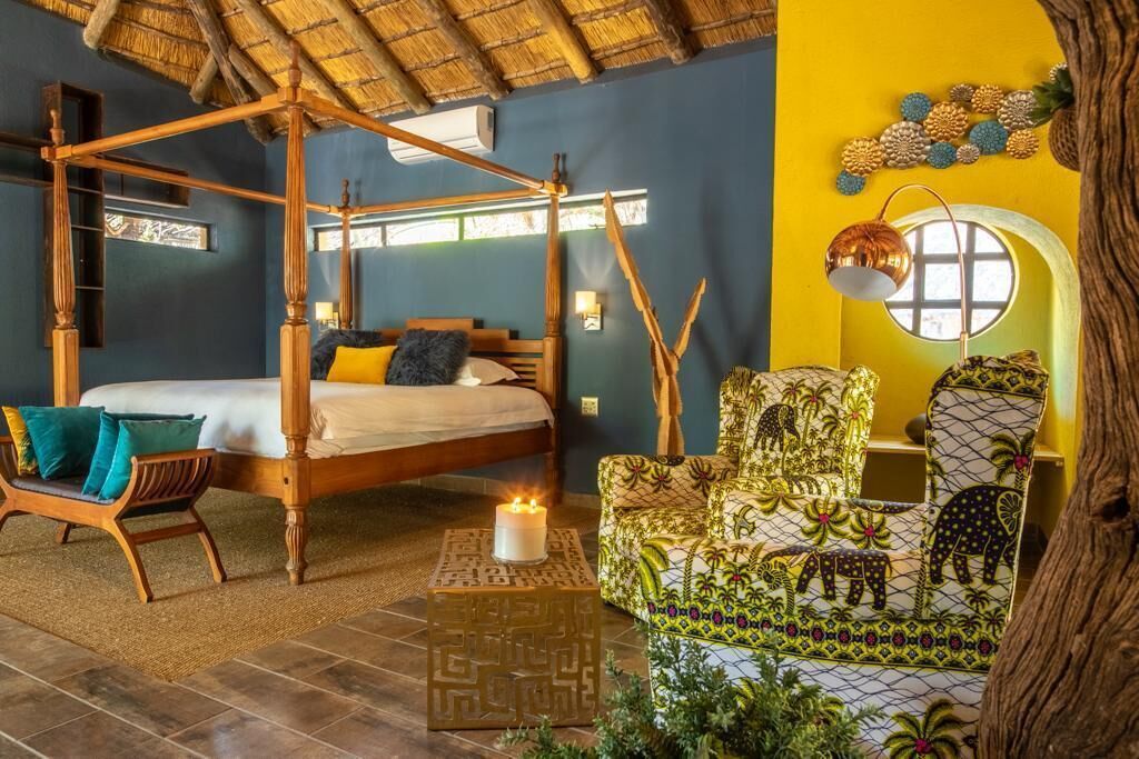 Hippomoon Lodge