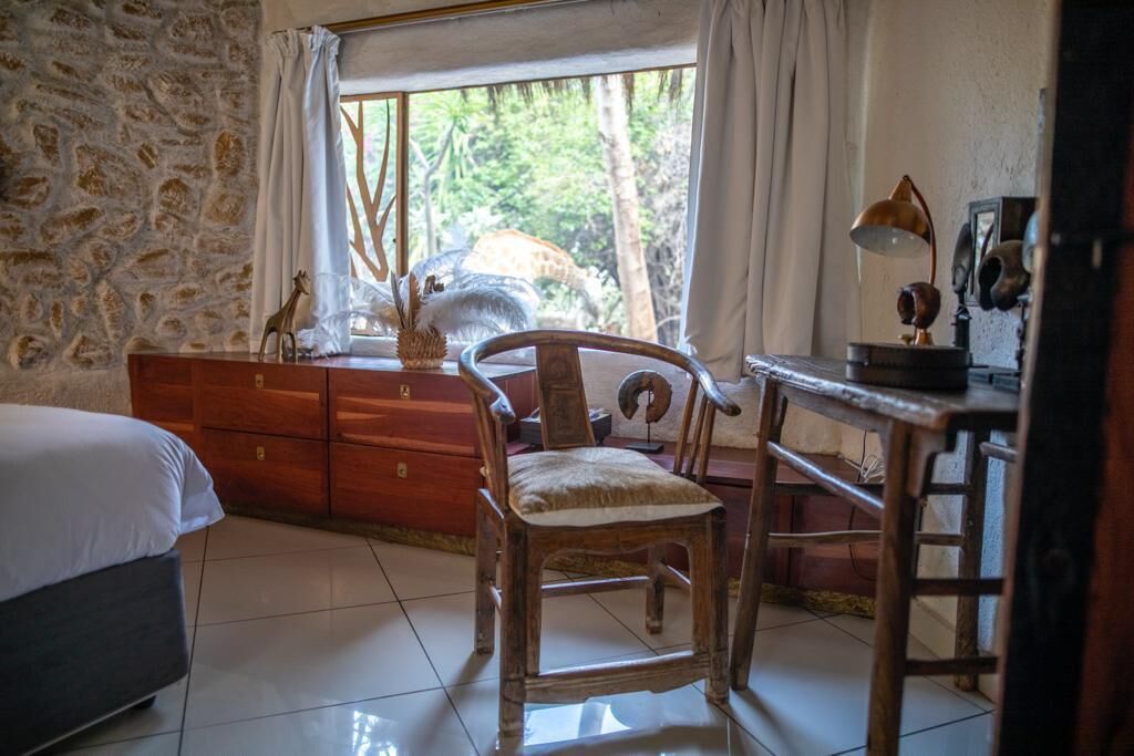 Hippomoon Lodge