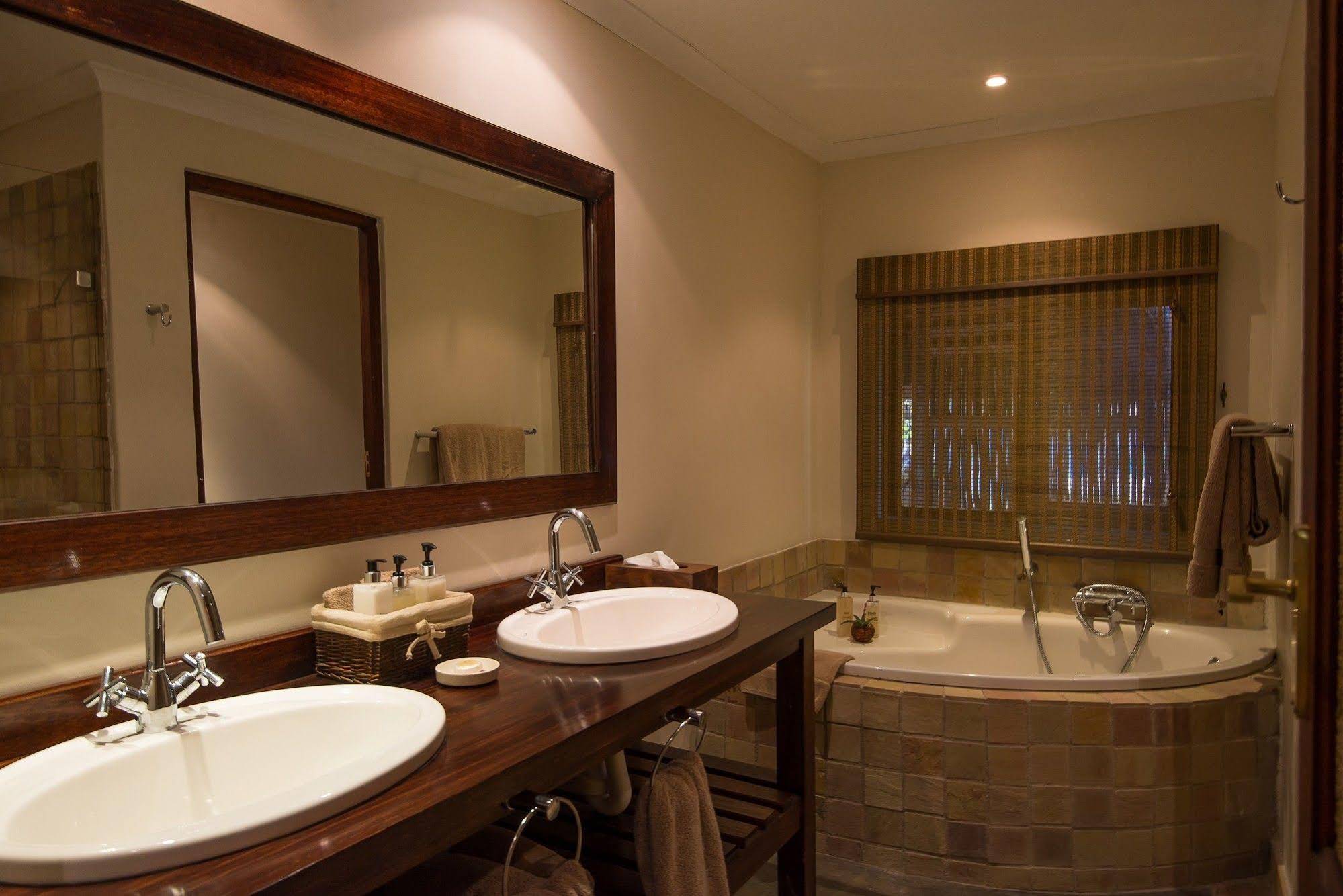Inyati Game Lodge