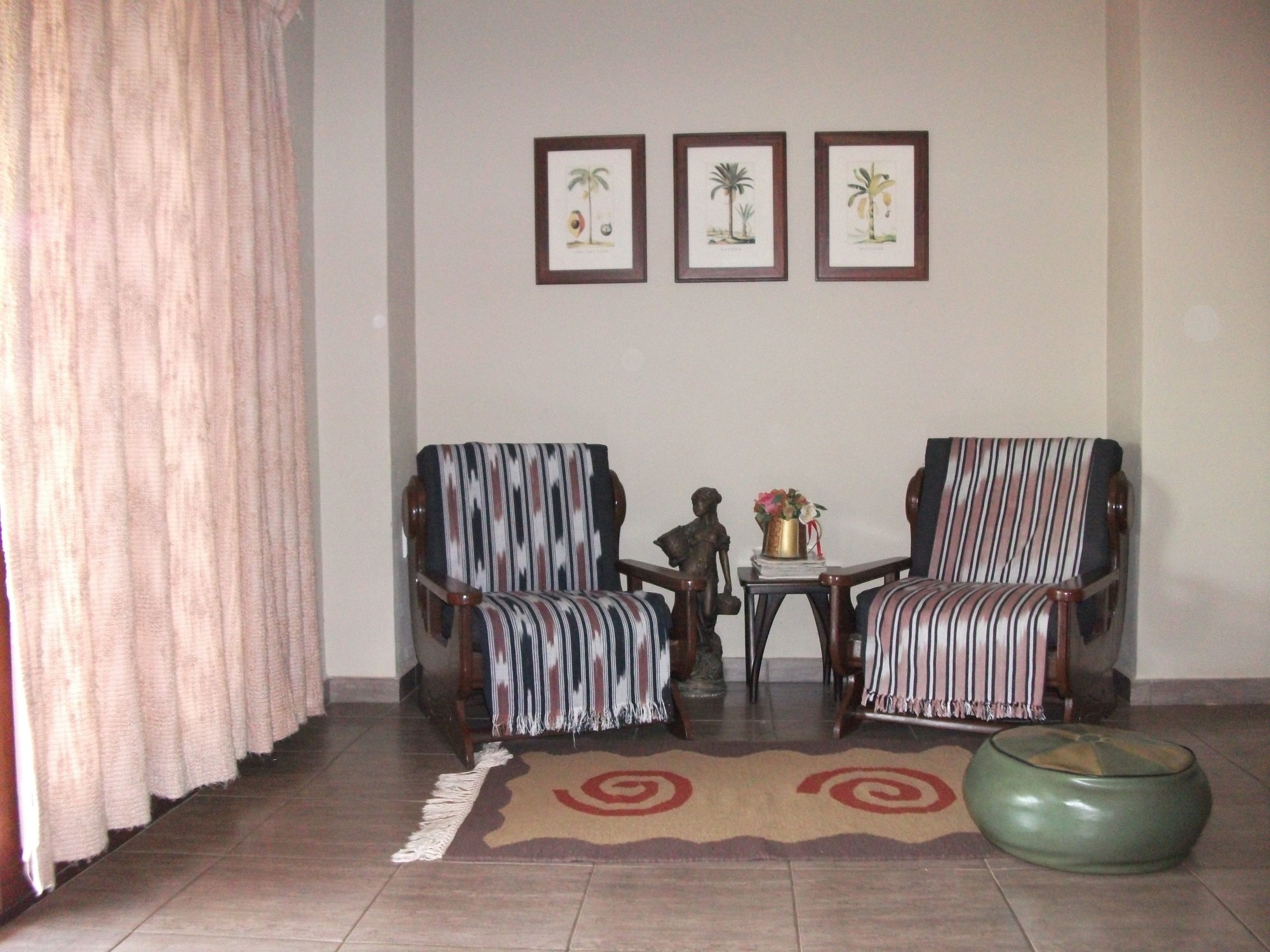 Meerkat Manor Guest House