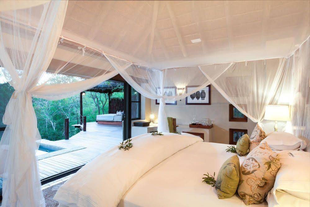 Thornybush Simbambilli Game Lodge
