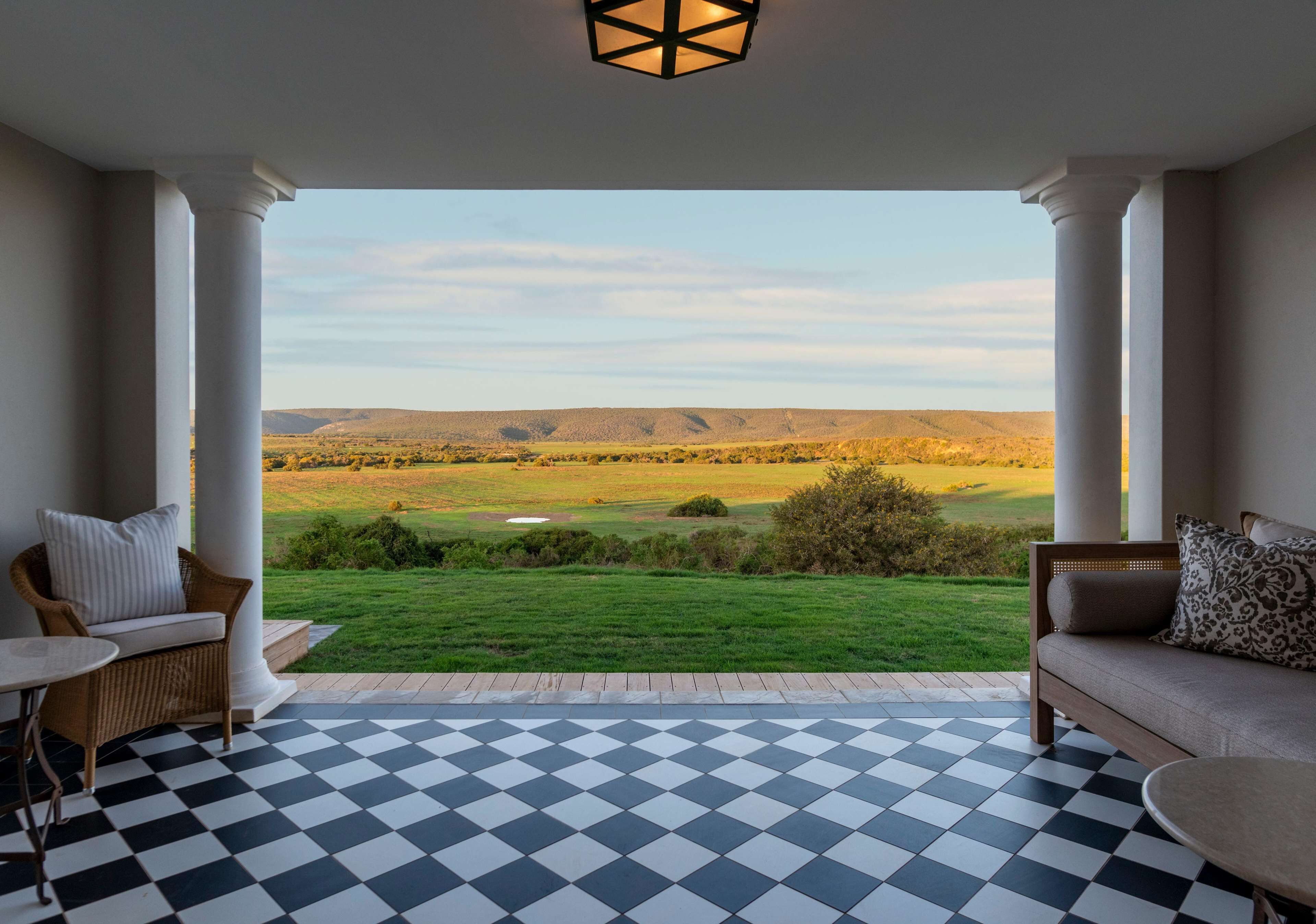Long Lee Manor