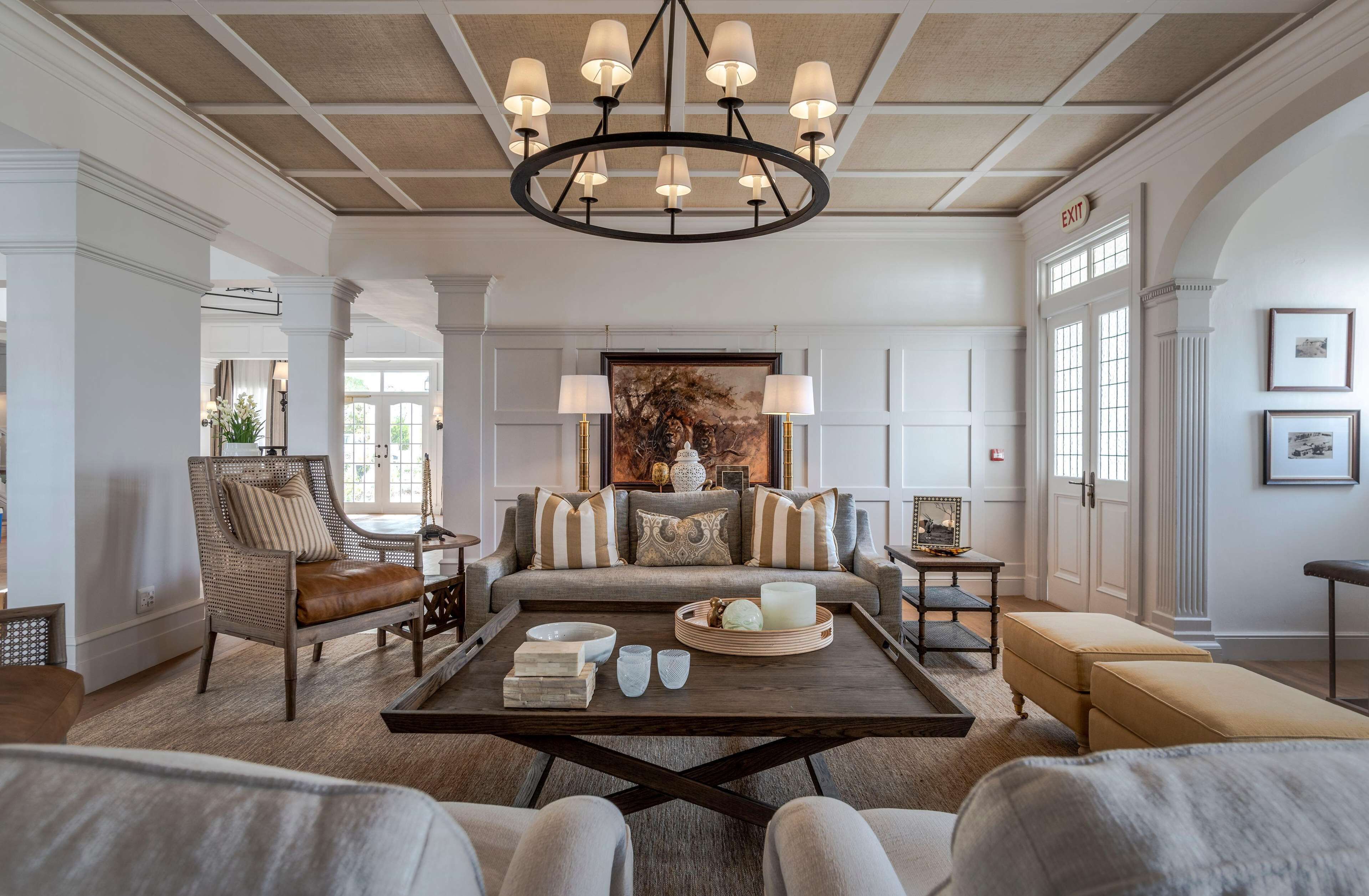 Long Lee Manor