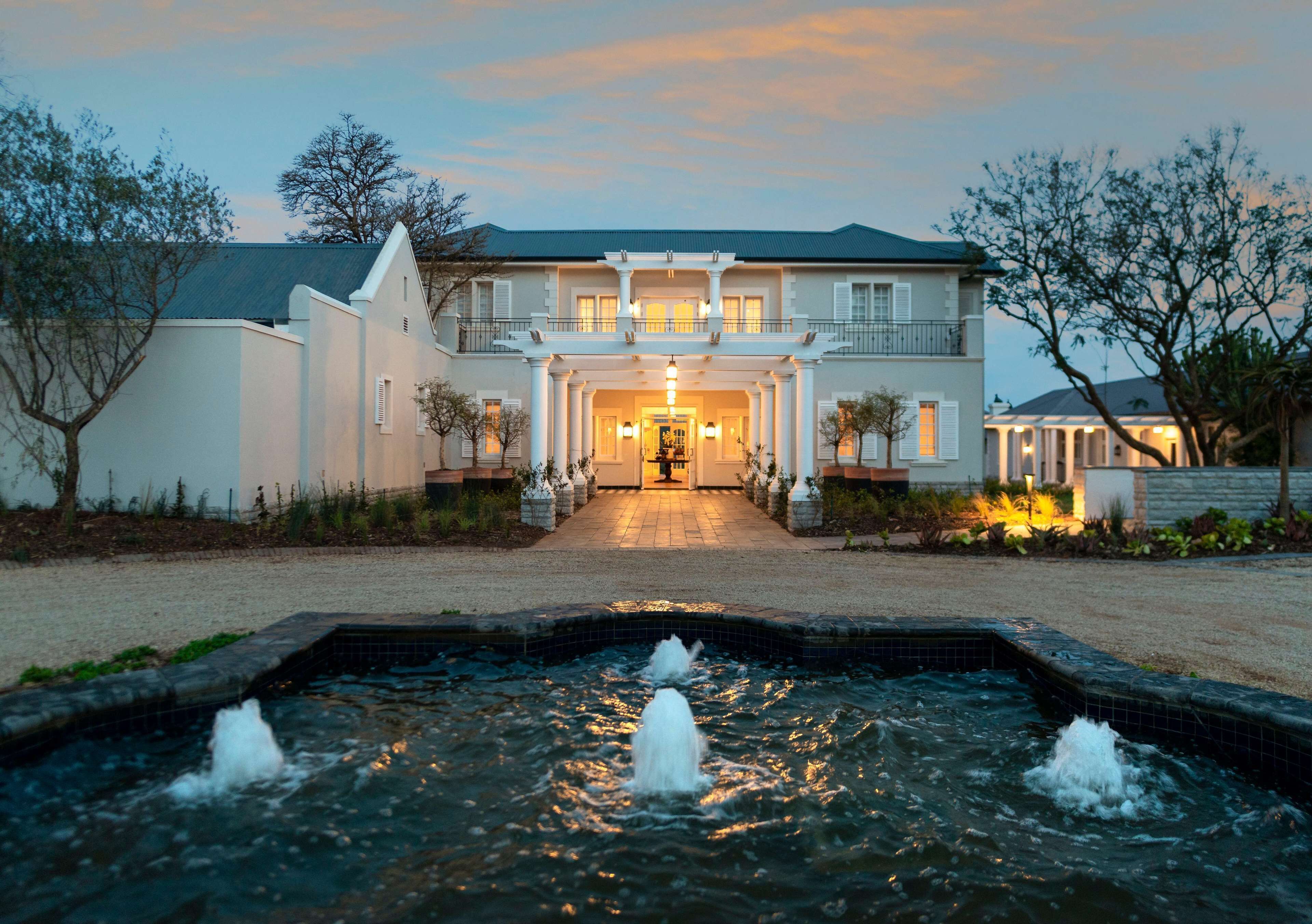 Long Lee Manor
