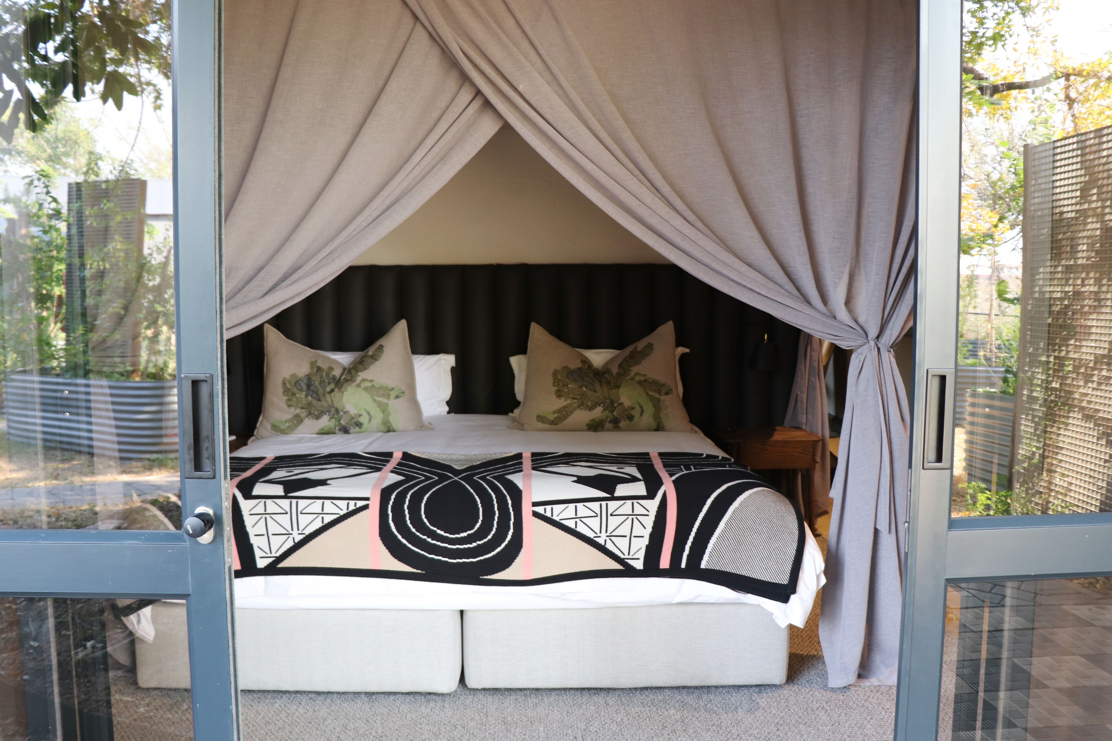 Kruger Shalati - Train on The Bridge & Garden Suites