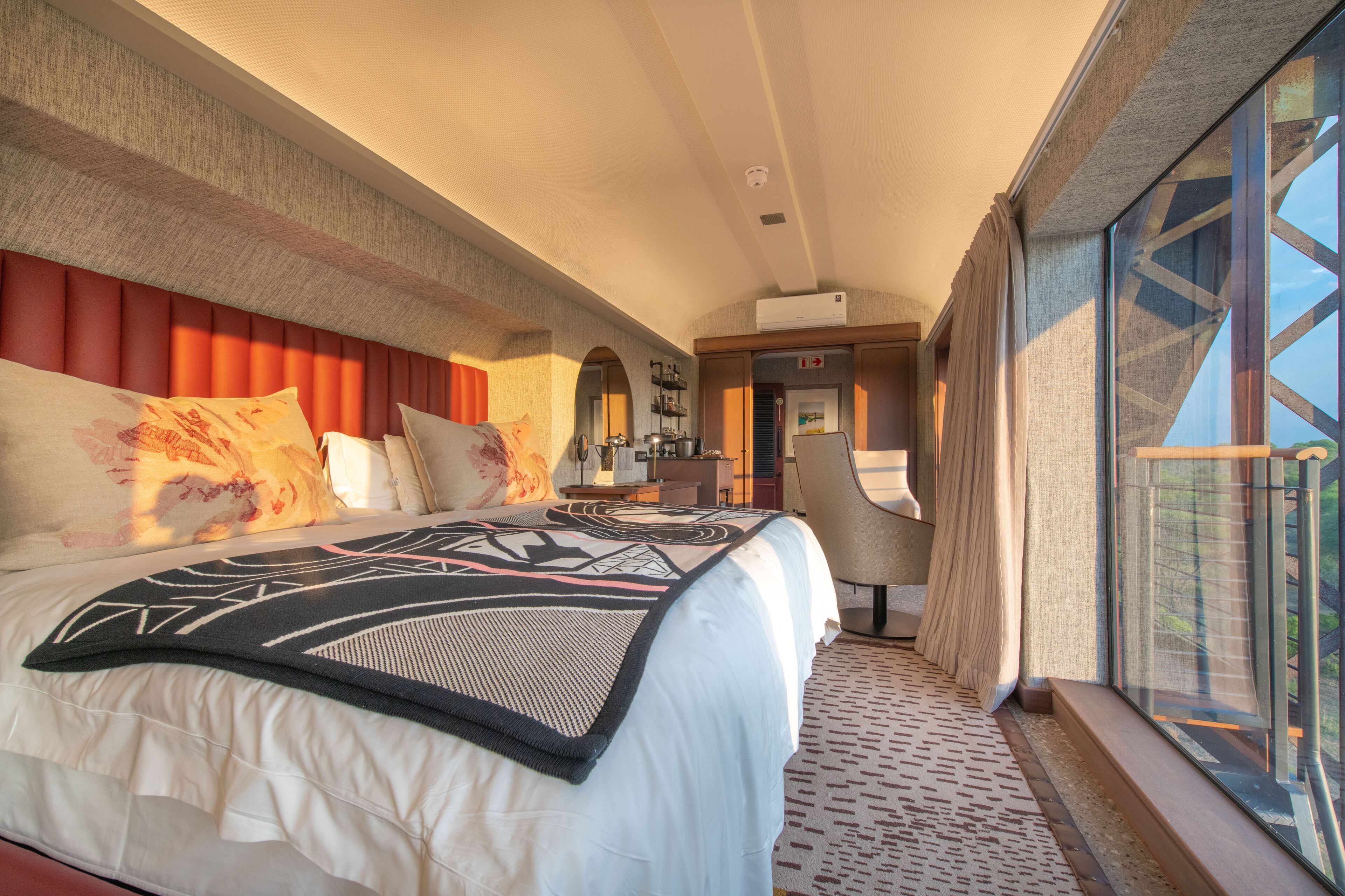Kruger Shalati - Train on The Bridge & Garden Suites
