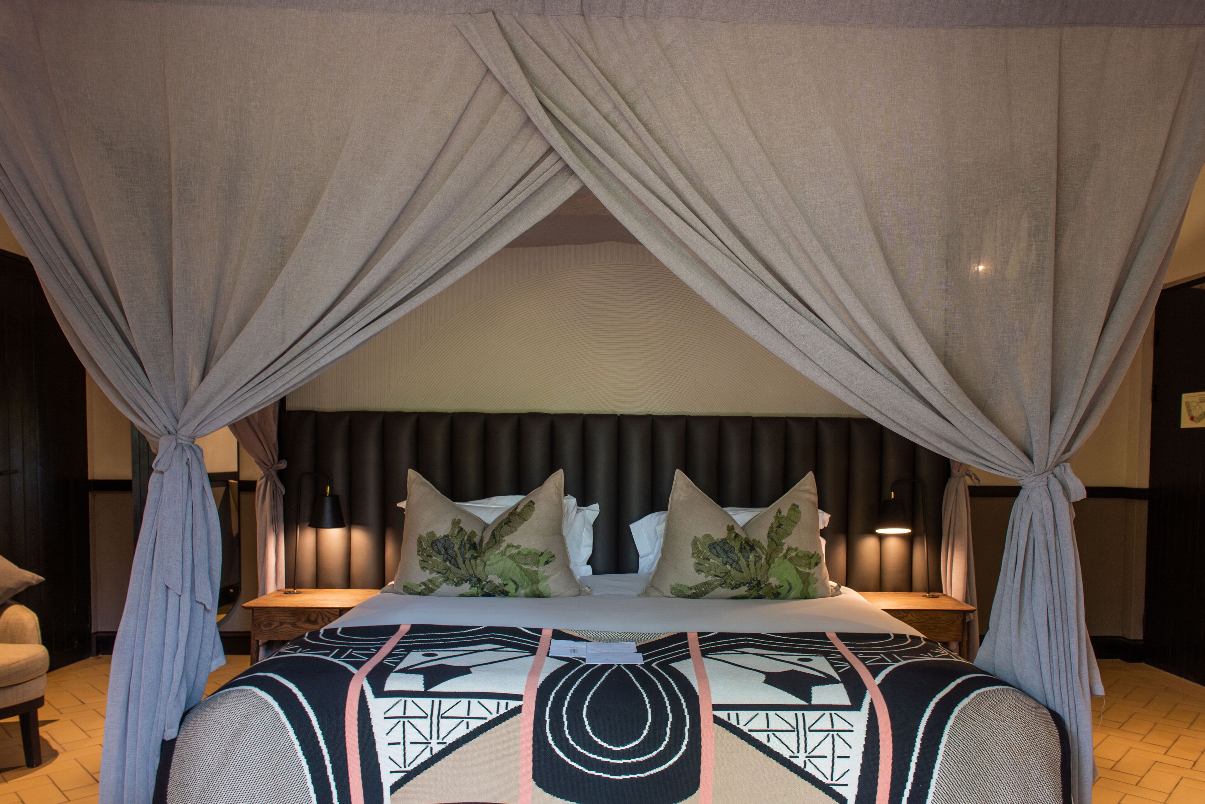 Kruger Shalati - Train on The Bridge & Garden Suites