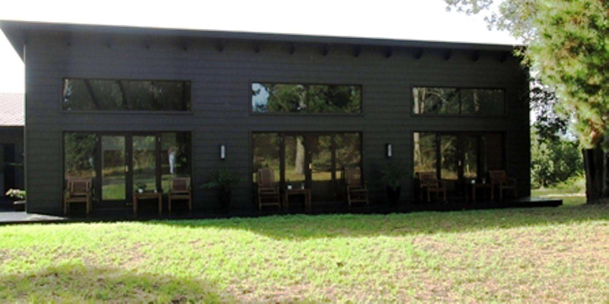 Ichibi Lakeside Lodge