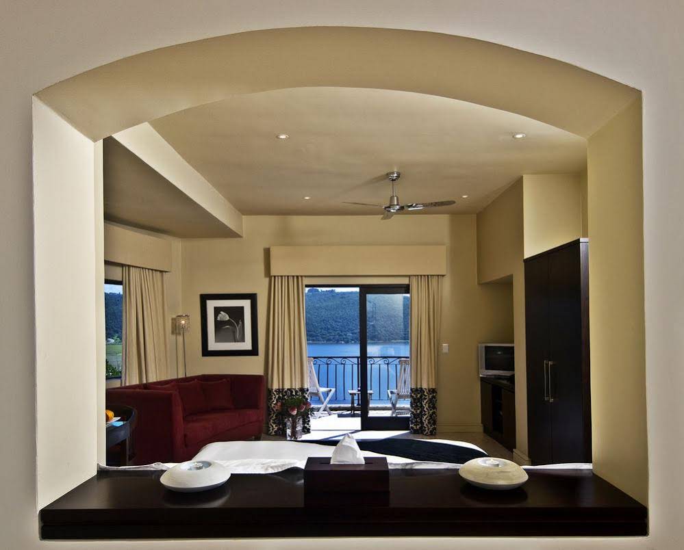 Lodge On The Lake Accommodation and Wellness Spa