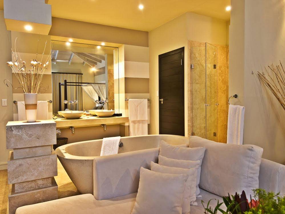 Lodge On The Lake Accommodation and Wellness Spa
