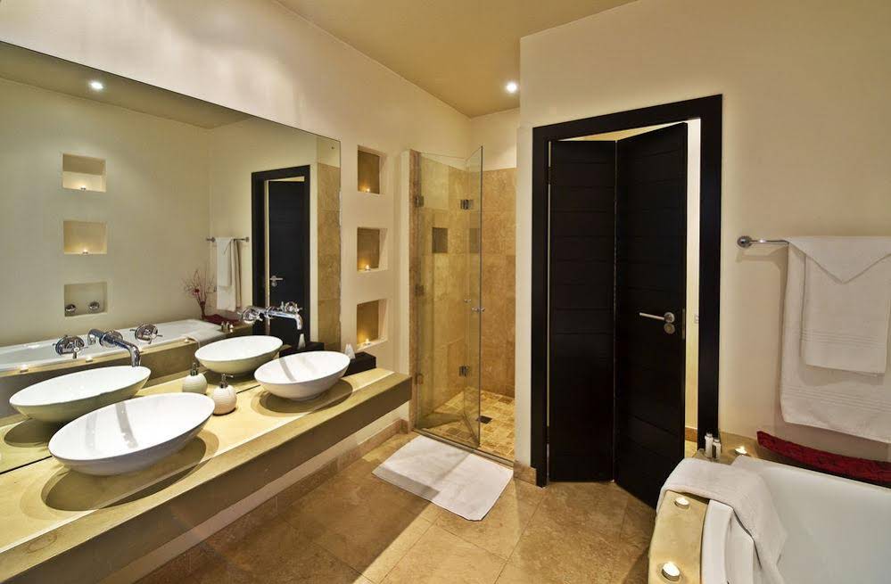 Lodge On The Lake Accommodation and Wellness Spa