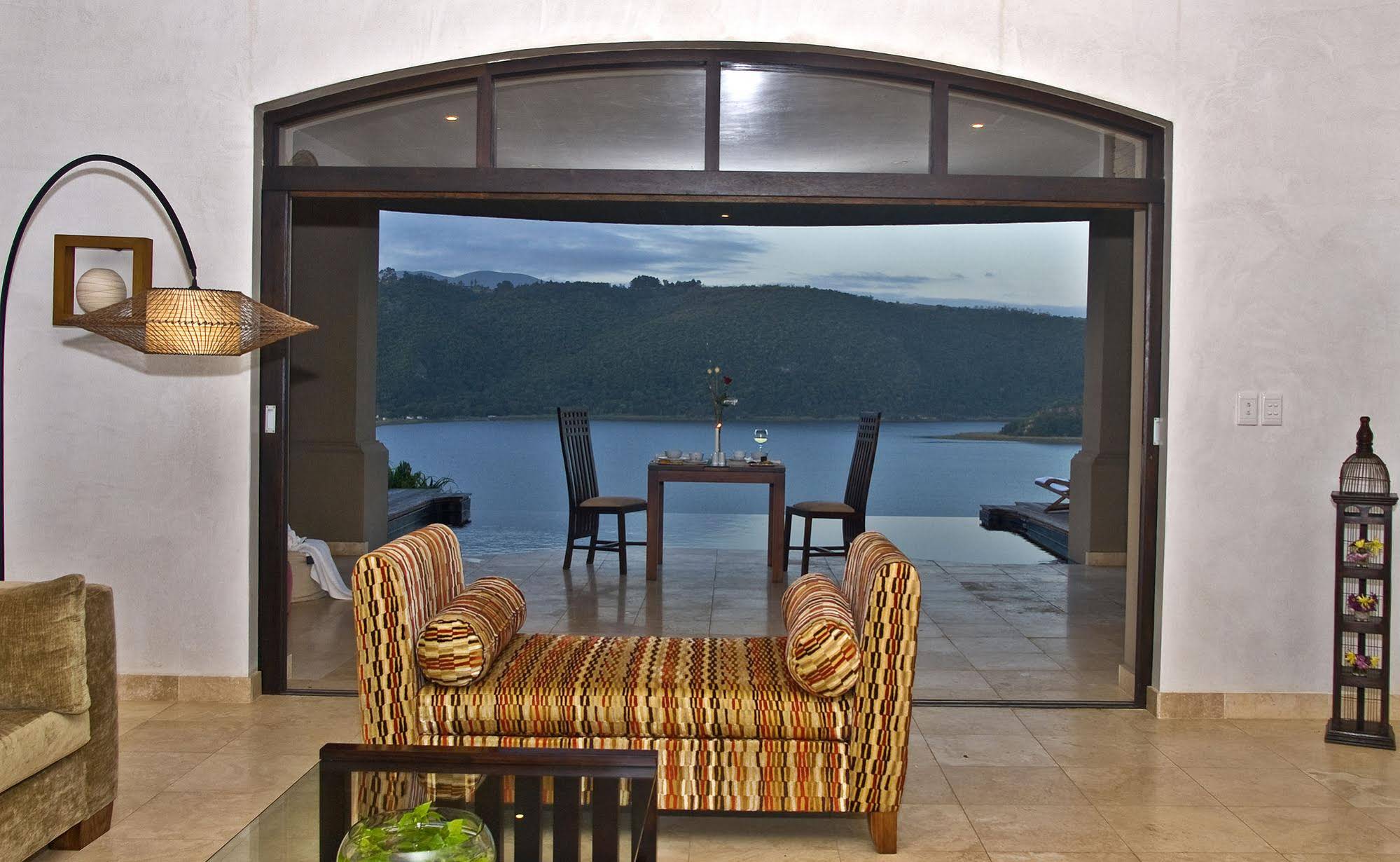 Lodge On The Lake Accommodation and Wellness Spa