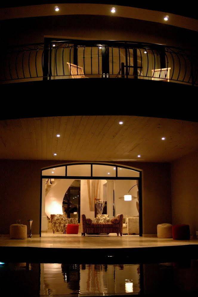 Lodge On The Lake Accommodation and Wellness Spa