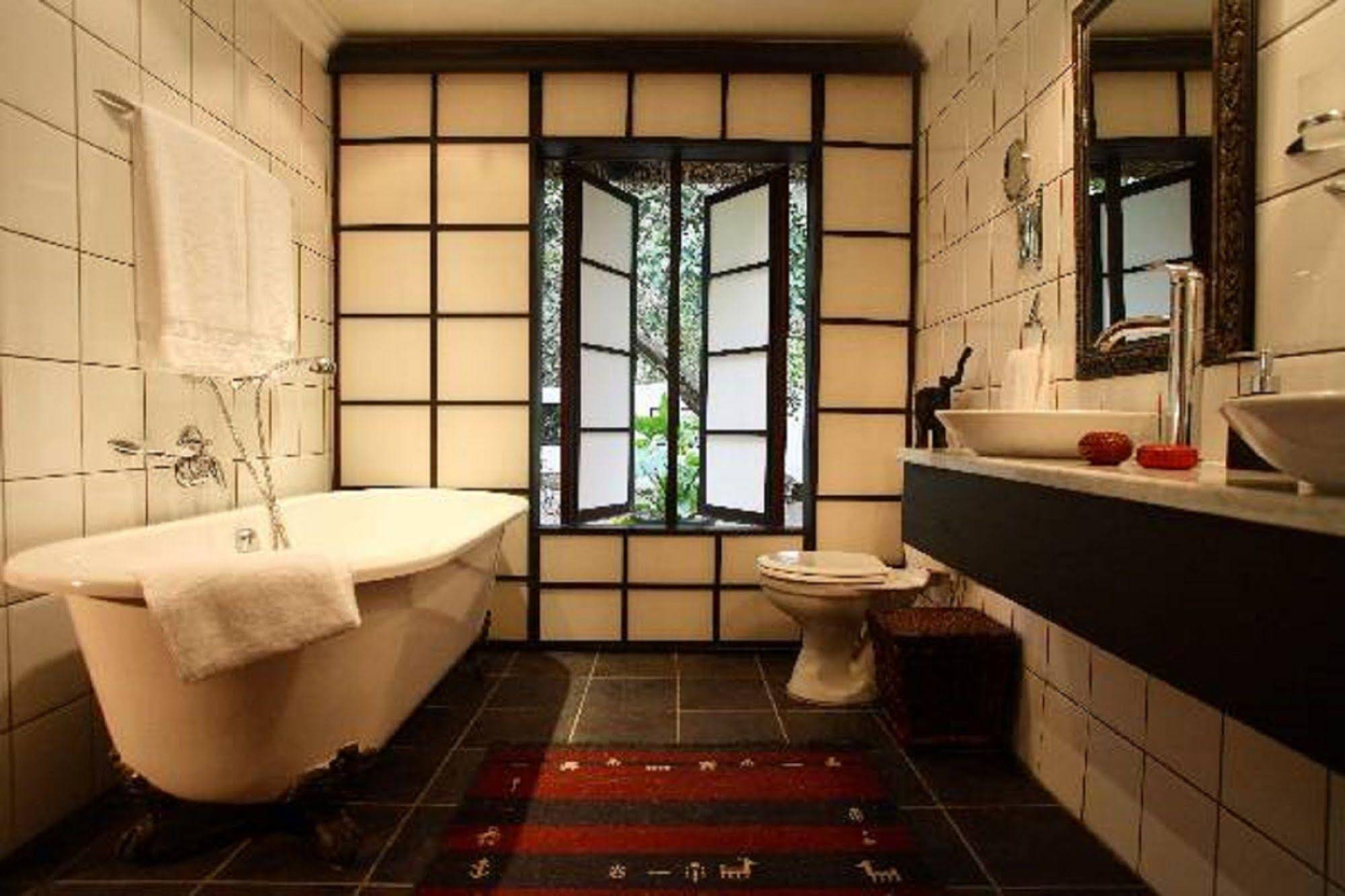 Moontide Riverside Lodge