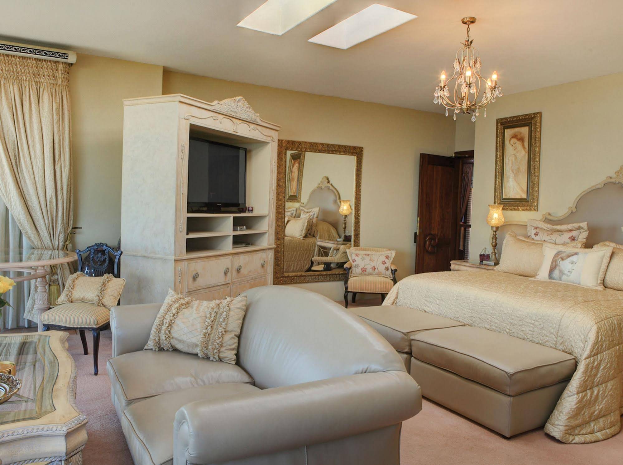 Xanadu Guest Villa