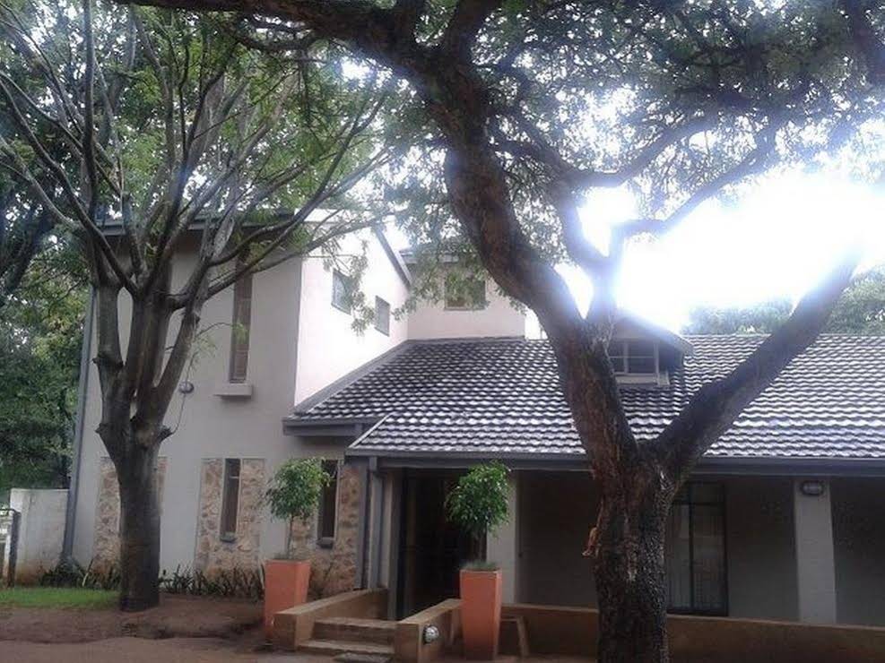 @Four Guest House Brits