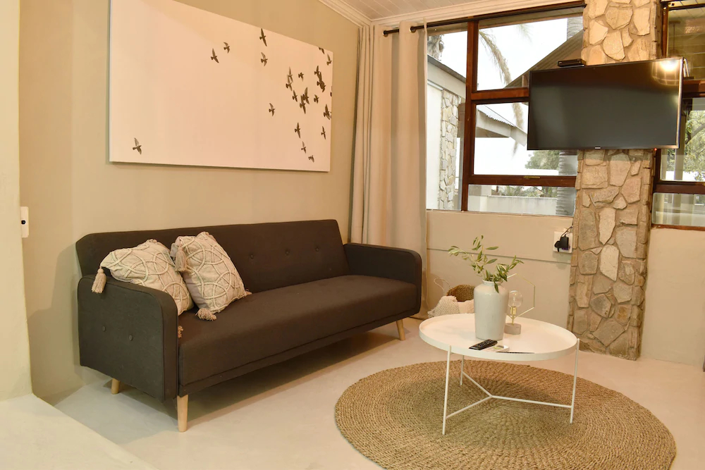 Lighthouse Guesthouse & Cafe