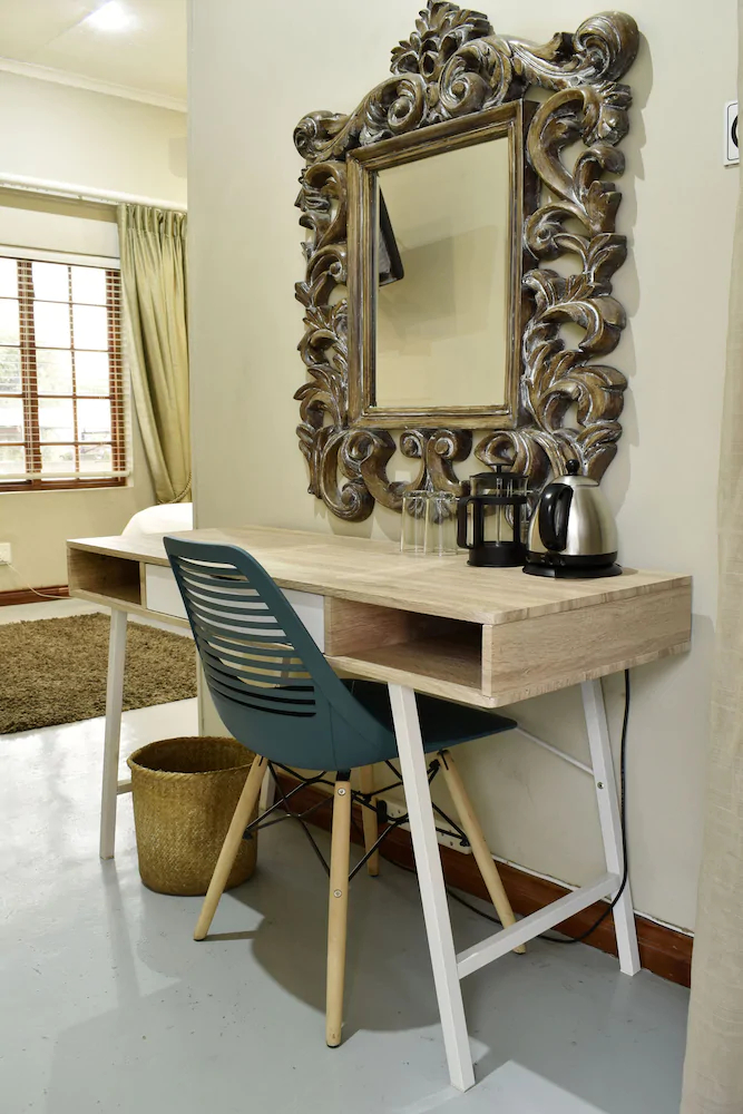 Lighthouse Guesthouse & Cafe