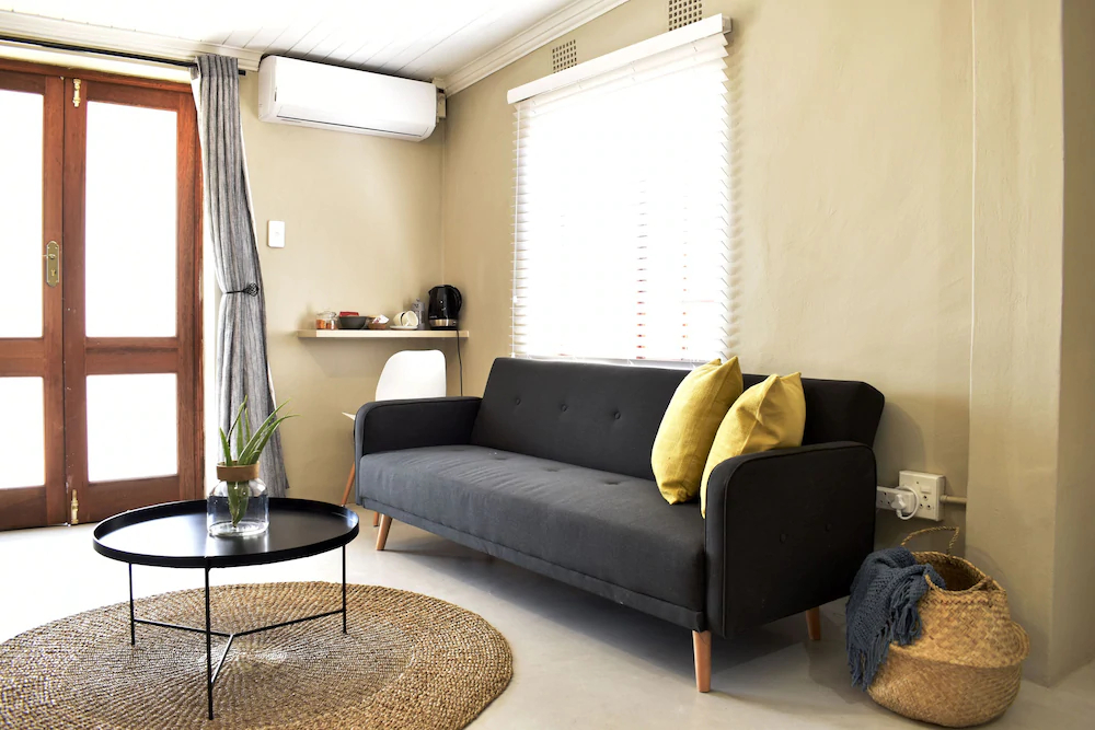 Lighthouse Guesthouse & Cafe