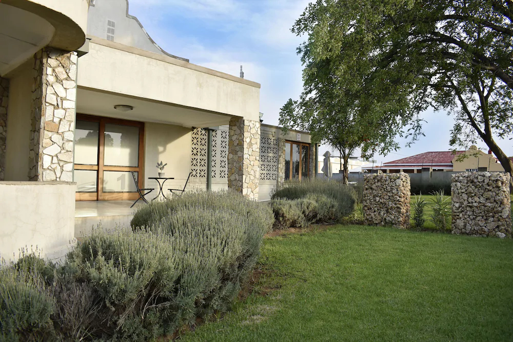 Lighthouse Guesthouse & Cafe