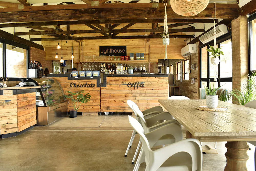 Lighthouse Guesthouse & Cafe