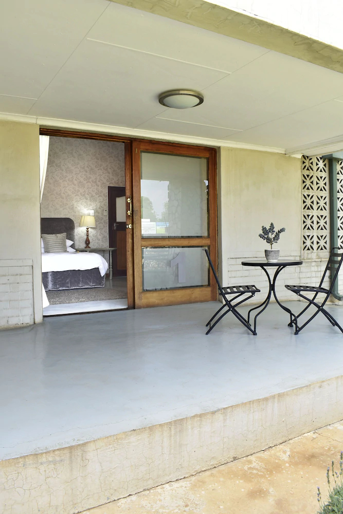 Lighthouse Guesthouse & Cafe