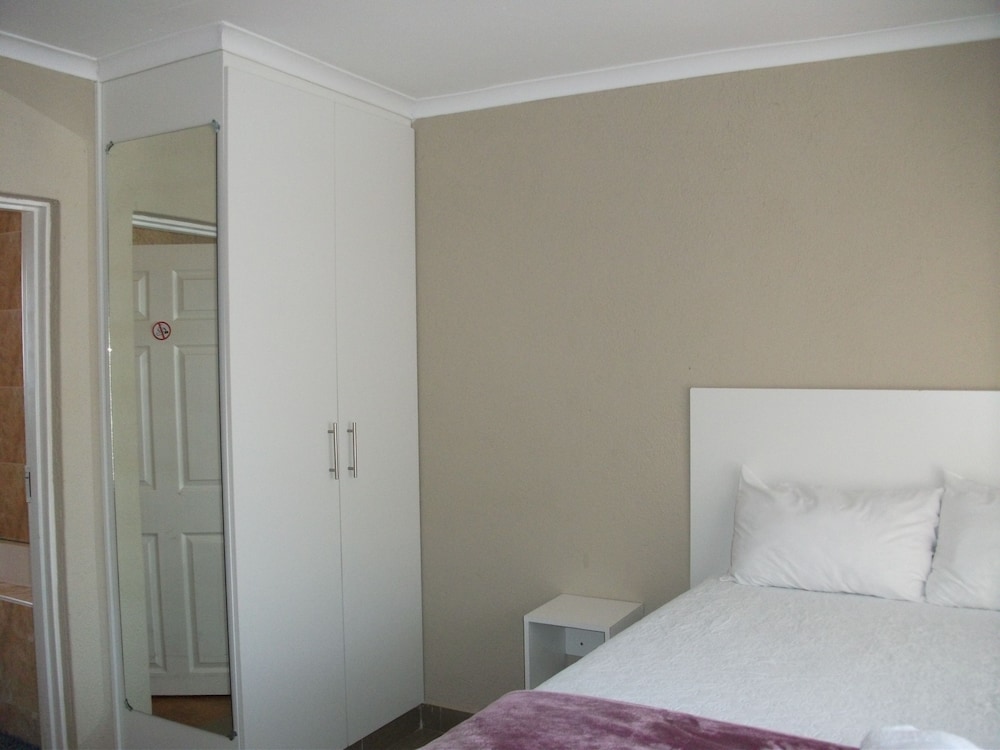 Naledi Lodge and Guest Houses