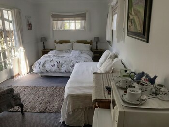Rosewood Corner Bed & Breakfast