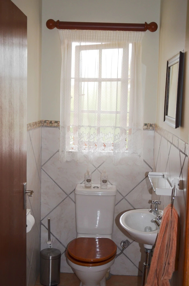 Aan De Bergen Guesthouse