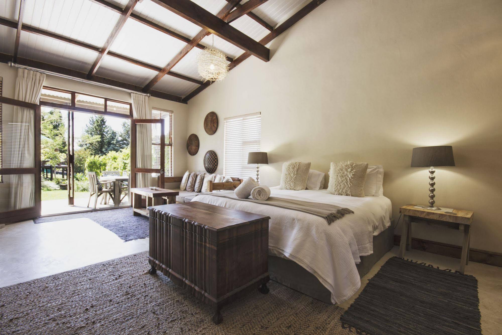 A Hilltop Country Retreat
