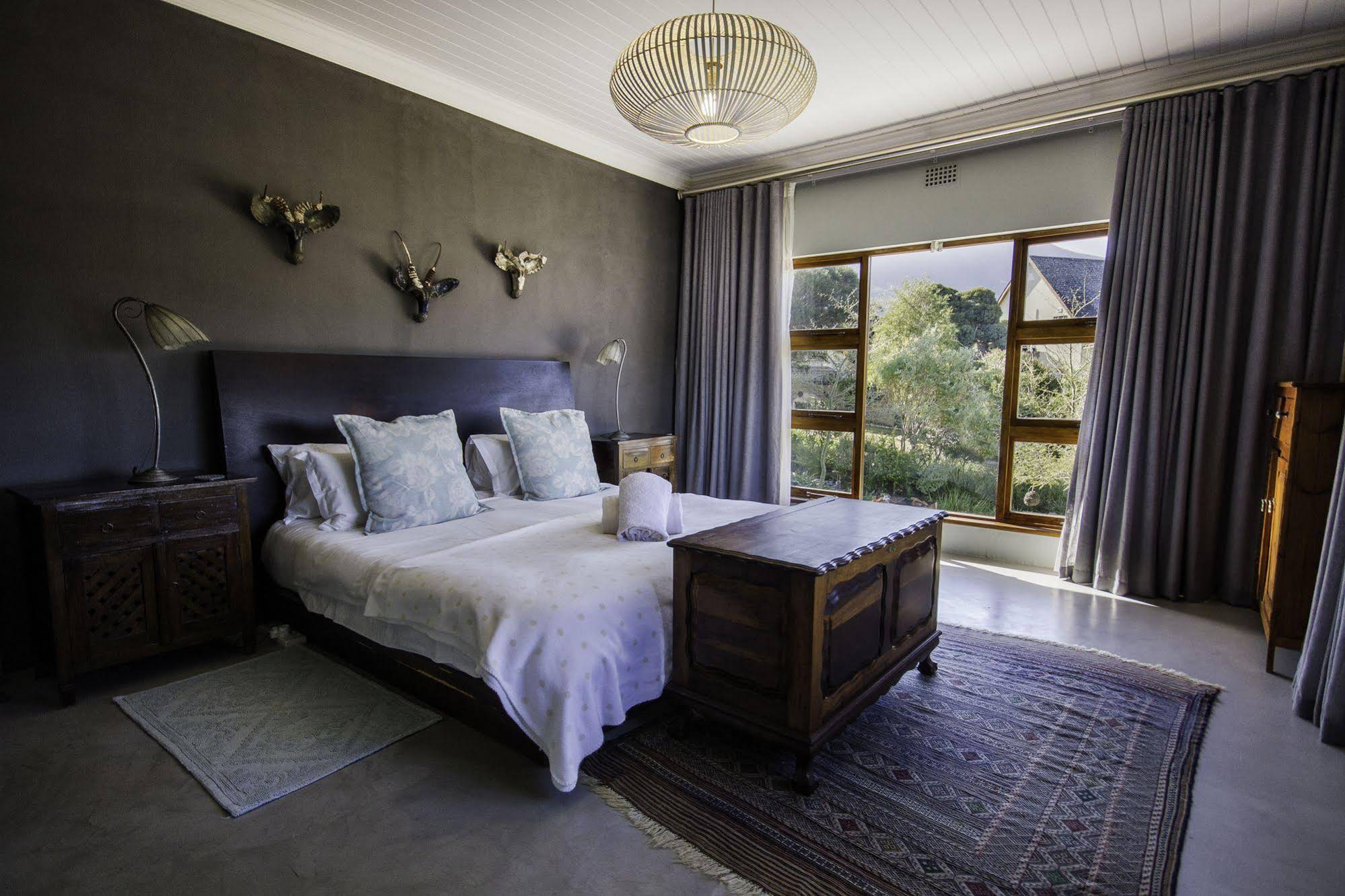 A Hilltop Country Retreat