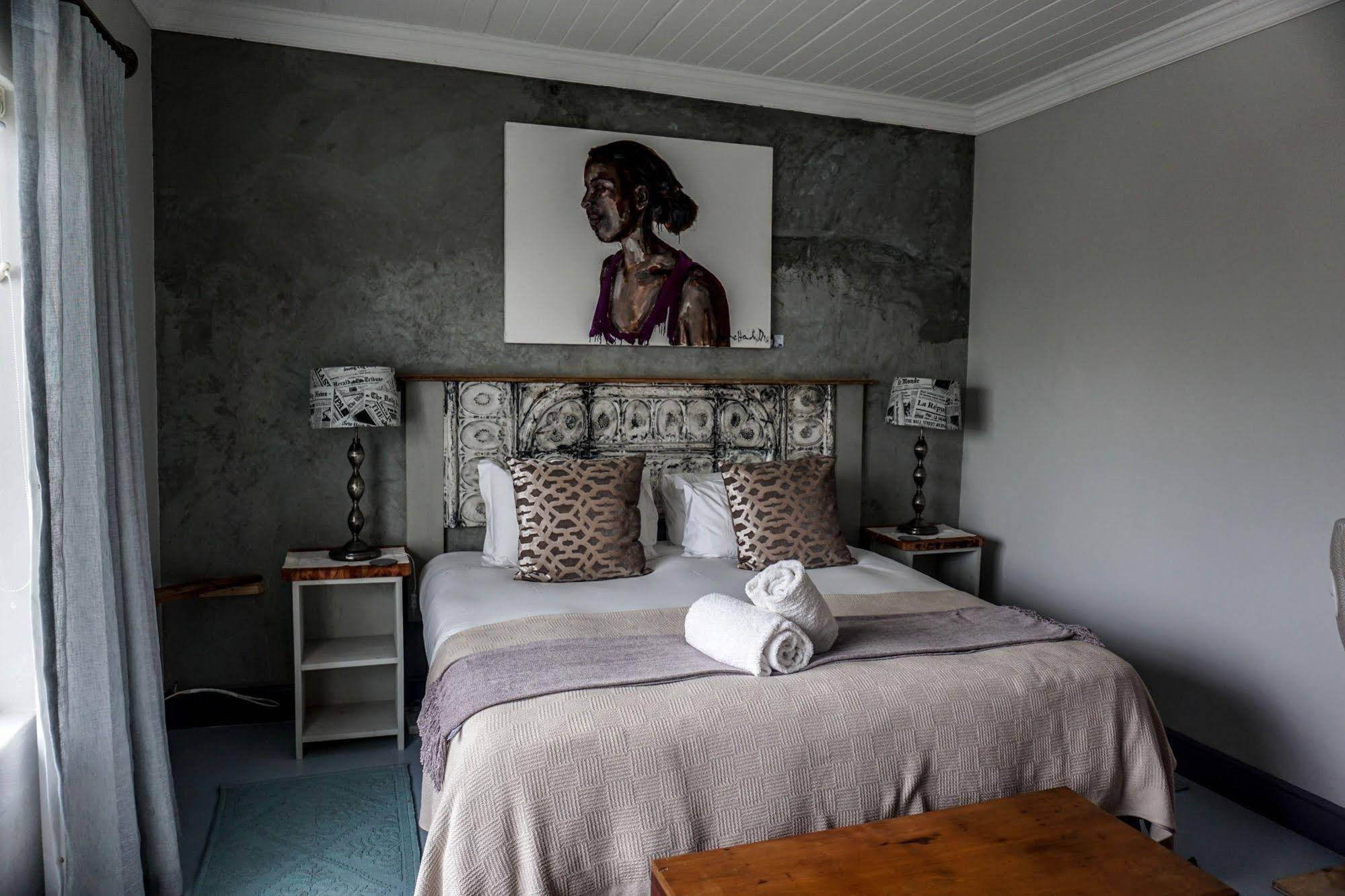 A Hilltop Country Retreat