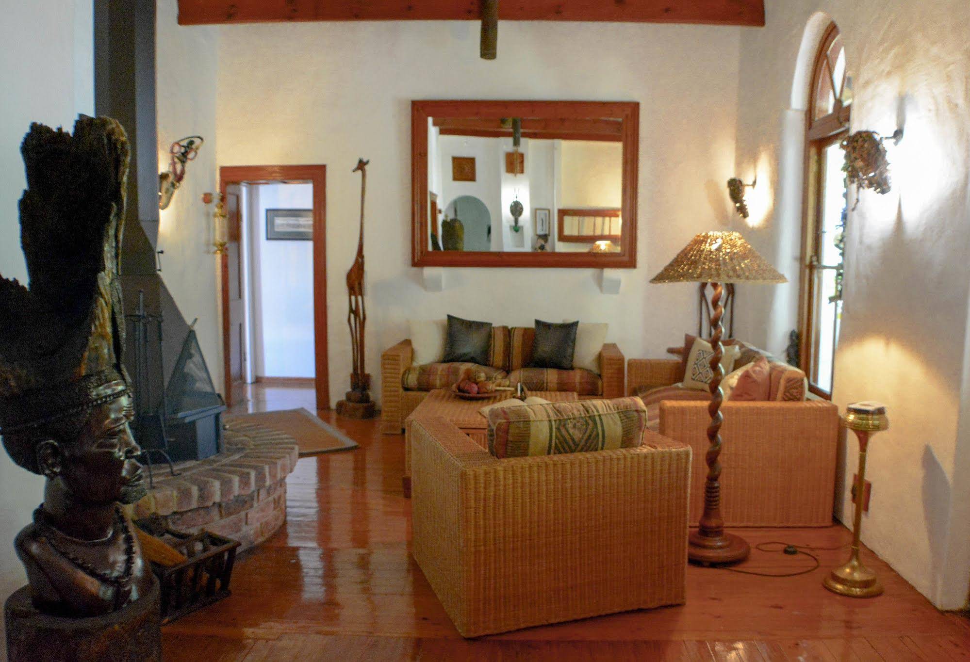 Old Thatch Lodge