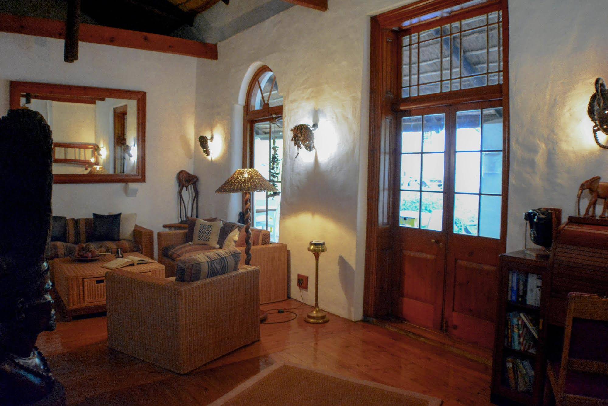 Old Thatch Lodge